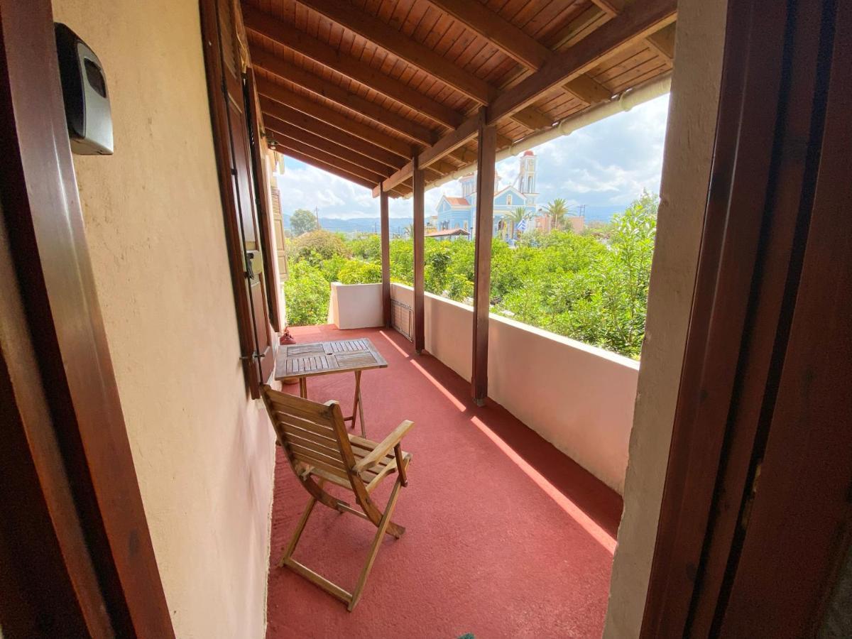 Dusk Apartments With Stunning Mountain View La Canea Esterno foto