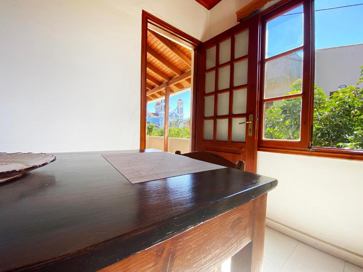 Dusk Apartments With Stunning Mountain View La Canea Esterno foto