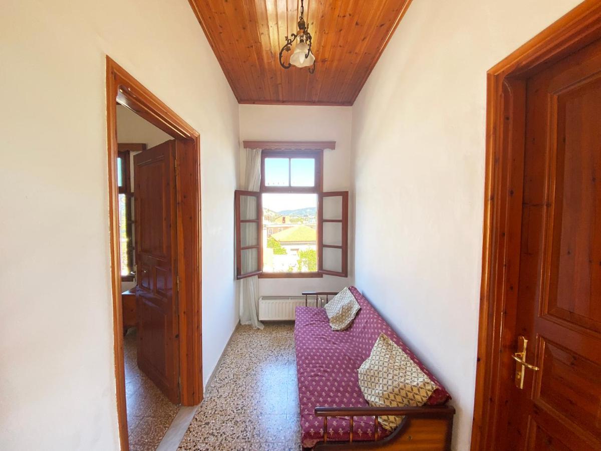 Dusk Apartments With Stunning Mountain View La Canea Esterno foto